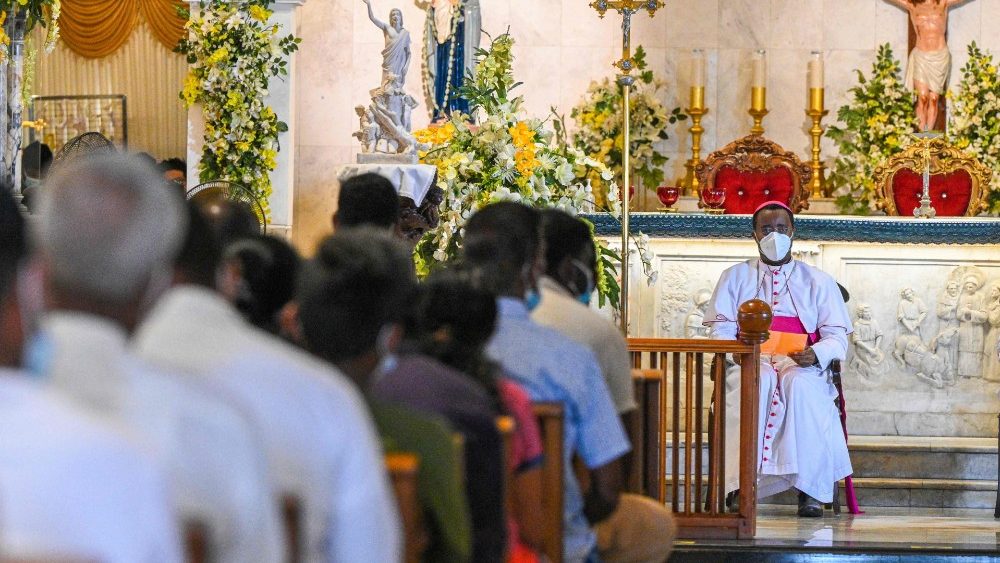 SRI LANKA-POLITICS-RELIGION-DONATION
