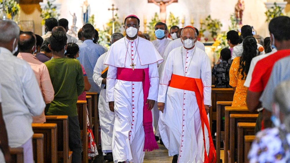 SRI LANKA-POLITICS-RELIGION-DONATION