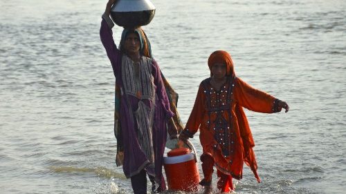 "Catástrofe climática" no Paquistão deixa mais de 1.000 mortos
