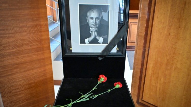 Una fotografia in memoria di Gorbaciov
