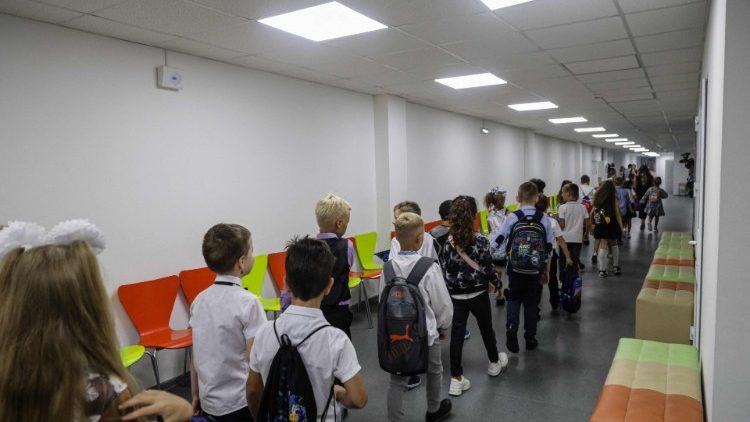 Students visit a bomb shelter a their school in Odessa