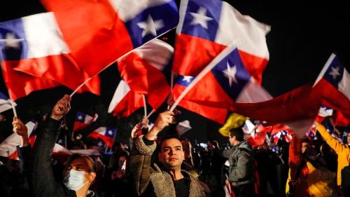 Au Chili, un projet de constitution très sociale qui divise la société