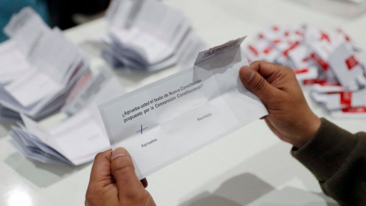 A ballot for voting on the draft constitutional reform in Chile