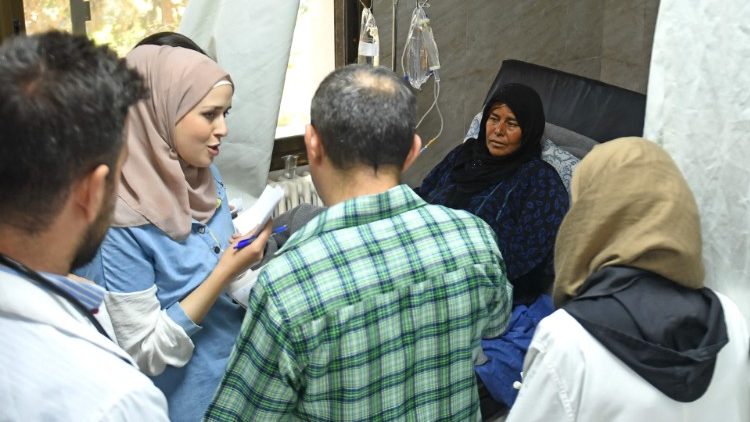 Cholera-Kranke in Aleppo bei der Behandlung