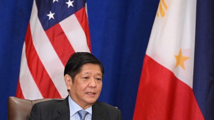 Der neue Präsident Ferdinand Marcos hat sich von seinem Vater bisher nicht distanziert