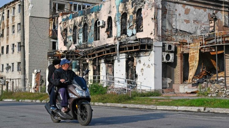 Zniszczenia w Iziumie w obwodzie charkowskim, Ukraina