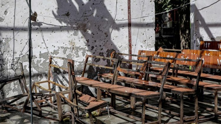 O que resta do Centro de Formação em Cabul, após ser atingido pelo ataque kamikaze
