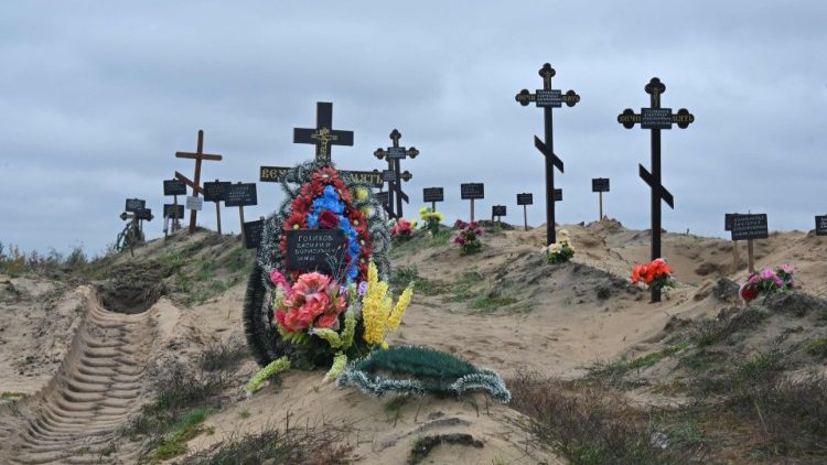 Masowy grób cywili w Łymanie w obwodzie donieckim