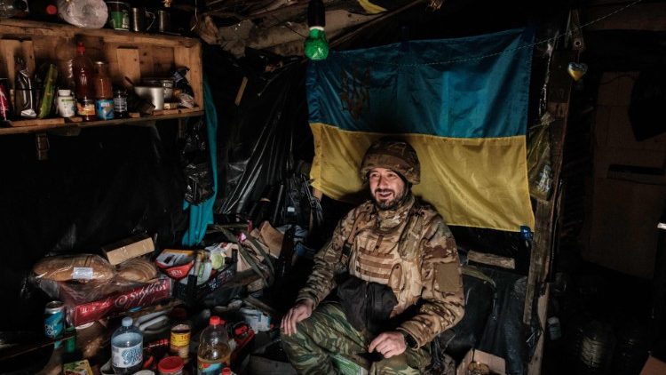Ukraiński żołnierz na froncie w obwodzie donieckim