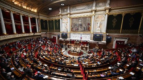 Fin de vie: l'Église de France souhaite un débat plus démocratique