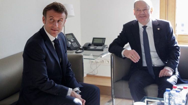 Rencontre billatérale entre Emmanuel Macron et Olaf Scholz à Bruxelles, le 20 octobre.