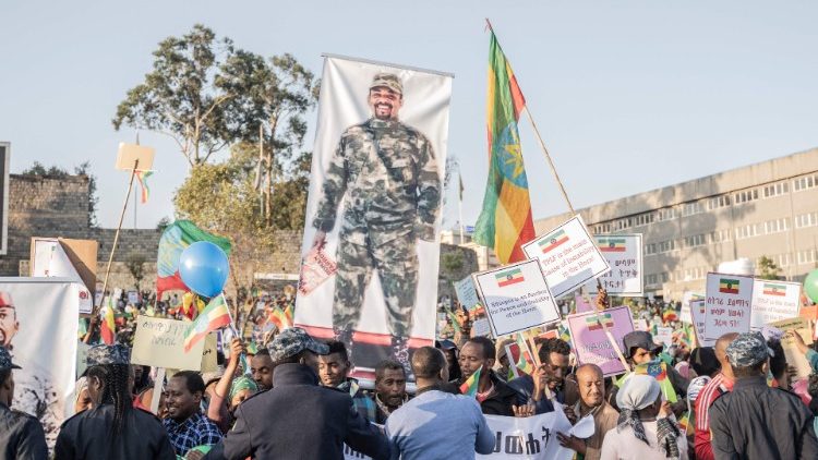 Manifestazione di sostegno al governo e all'esercito tenutasi sabato ad Adis Abeba 