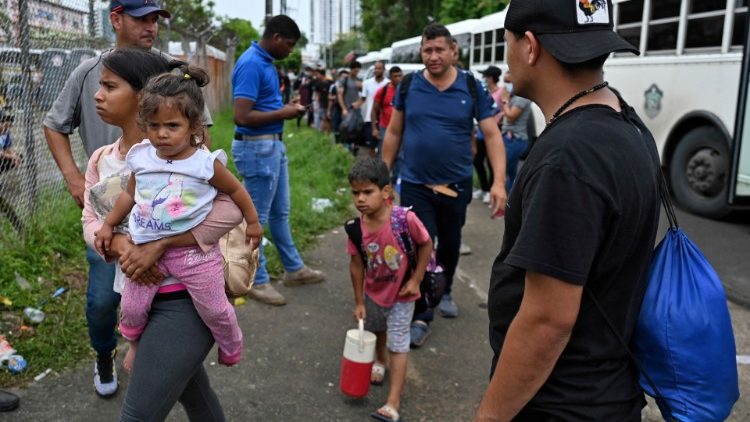 Venezolanos migrantes en Ciudad de Panamá en su intento de llegar a la frontera de México con EEUU