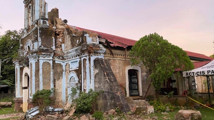 फिलीपींस में  भूकंप 