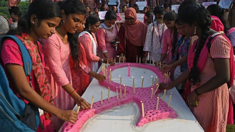 புற்றுநோய் விழிப்புணர்வு நிகழ்வில் சென்னை பெண்கள் 