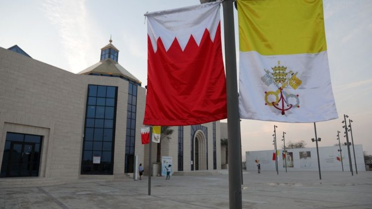 Bahrajn przygotowuje się na przyjazd Papieża: katedra NMP Arabskiej w Awali
