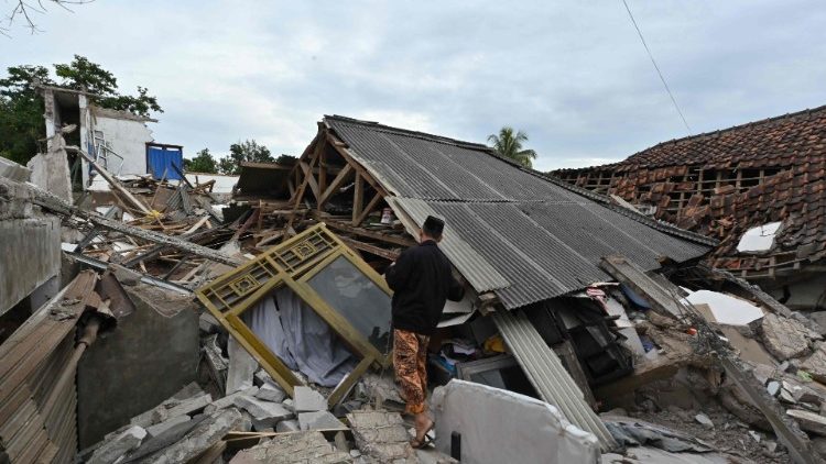 Наступствы землятрусу на востраве Ява ў Інданезіі
