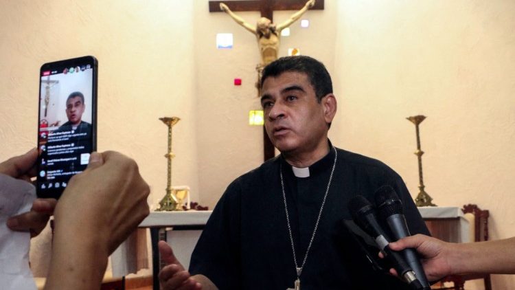 Politiniais motyvais pradėtoje byloje Nikaragvos vyskupas R. Alvarezas kaltinamas sąmokslu 