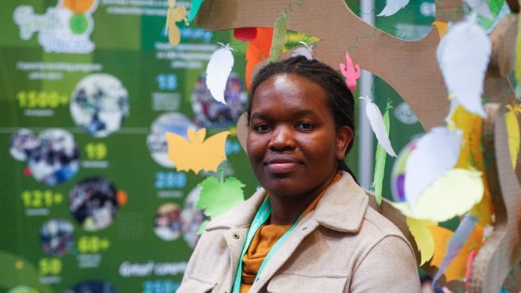 Prisca Daka du Zimbabwe, qui fait partie du réseau mondial de la jeunesse pour la biodiversité, lors de la COP 15 à Montreal. 
