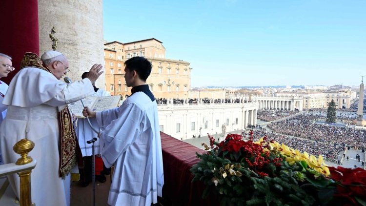 Pope makes appeal at Urbi et Orbi for Ukraine