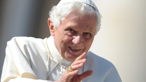 Cardinal Schönborn: le catéchisme, un des grands héritages de Joseph Ratzinger