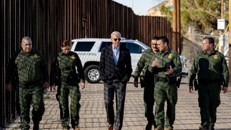 Joe Biden na fronteira EUA-Ѩ澱 em El Paso, Texas