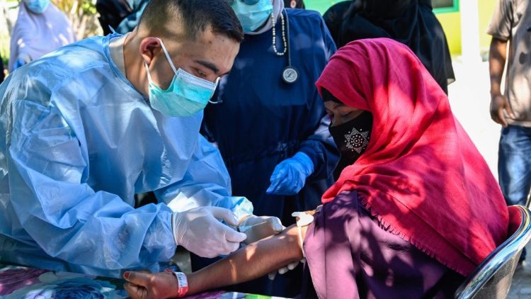 Versorgung von Rohingya-Flchtlingen in Indonesien