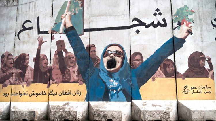 Mural z napisem: "Afgaskie kobiety nie bed? ju? wi?cej milcze?", Kabul 10 stycznia 2023 r.