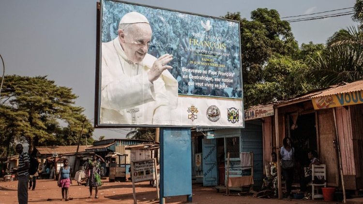 Oczekiwanie na Franciszka w Afryce