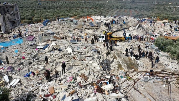 Las autoridades de Siria confirman 783 víctimas mortales y más de 600 personas resultaron heridas.