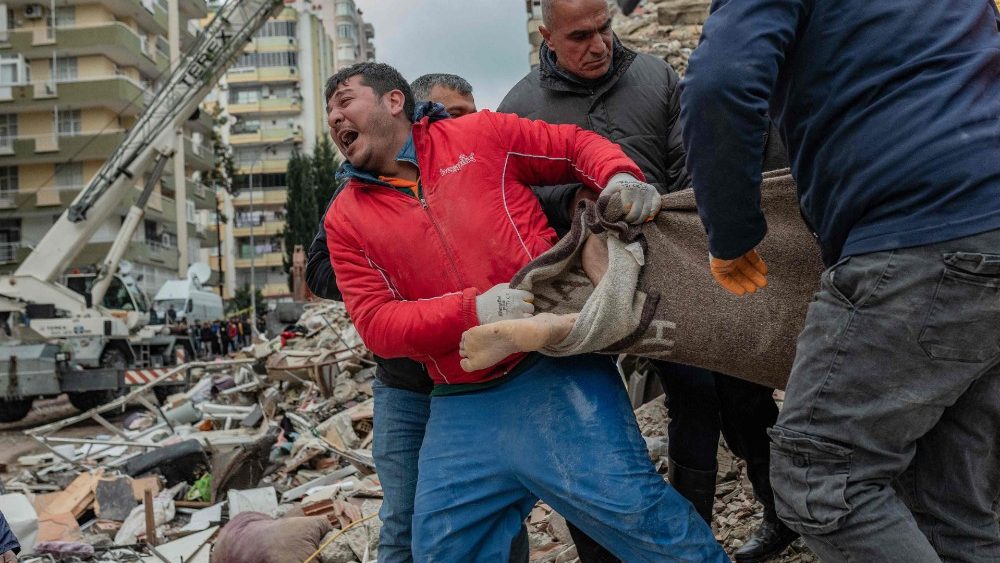 TOPSHOT-TURKEY-QUAKE