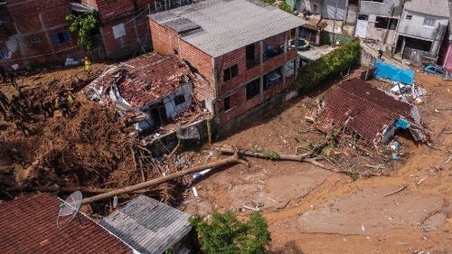 Il dolore del Papa per le vittime delle alluvioni in Brasile