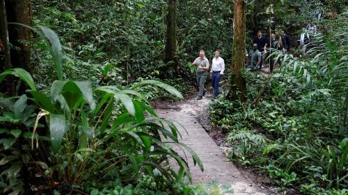 Gabon, suor Neloumta: cercate di capire l'Africa, come fa il Papa