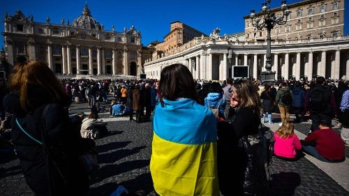 Il Papa: pace al martoriato popolo ucraino