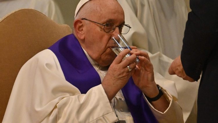 Papst Franziskus am 17.3.2023 bei der Buß- und Gebetsaktion ?24 Stunden für den Herrn"