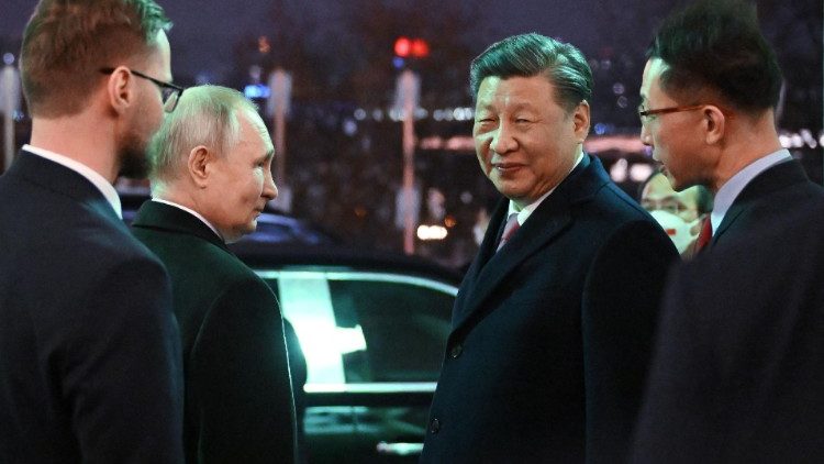 El Presidente ruso Vladimir Putin y su homlogo chino Xi Jinping en Mosc