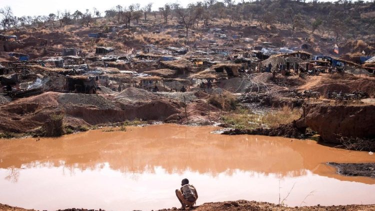 Parolin in Senegal: preoccupati per la pace nel Sahel e per la perdita di vite umane nelle migrazioni