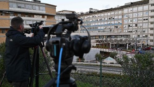 Francesco ringrazia per la vicinanza e le preghiere: Toccato dai tanti messaggi