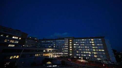 Papst mit Atemwegsinfektion im Krankenhaus