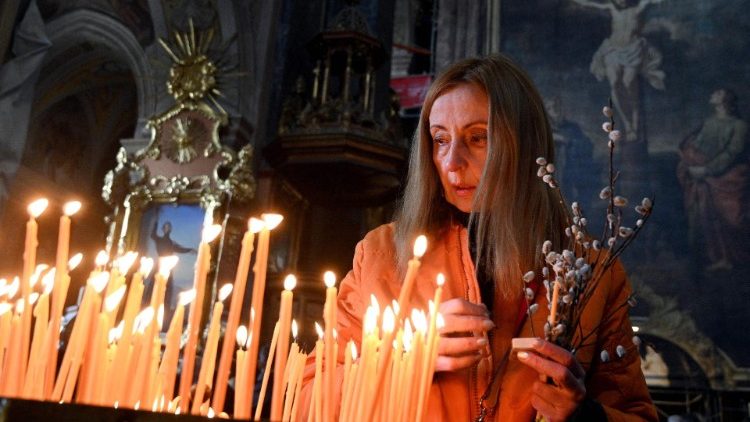 Donne in preghiera in Ucraina