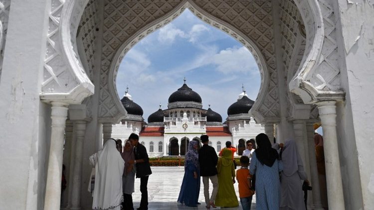 In vielen muslimischen L?ndern ist Eid-al-Fatir ein gesetzlicher Feiertag