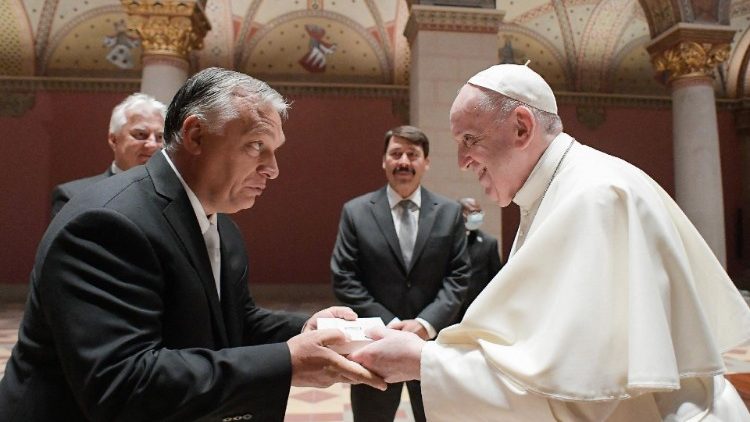 Franziskus 2021 mit Viktor Orban in Budapest