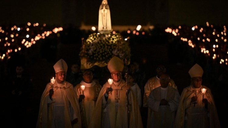 Procesión en el Santuario de Fátima