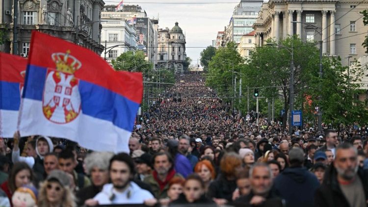 Manifestations massives contre la violence dans la socit, exprime tout particulirement dans les shows tlviss serbes, le 12 mai 2023,  Belgrade. 