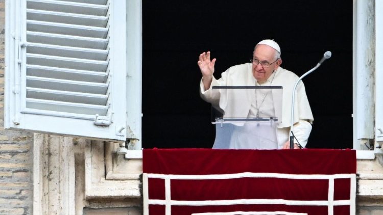 Der Papst beim Mittagsgebet