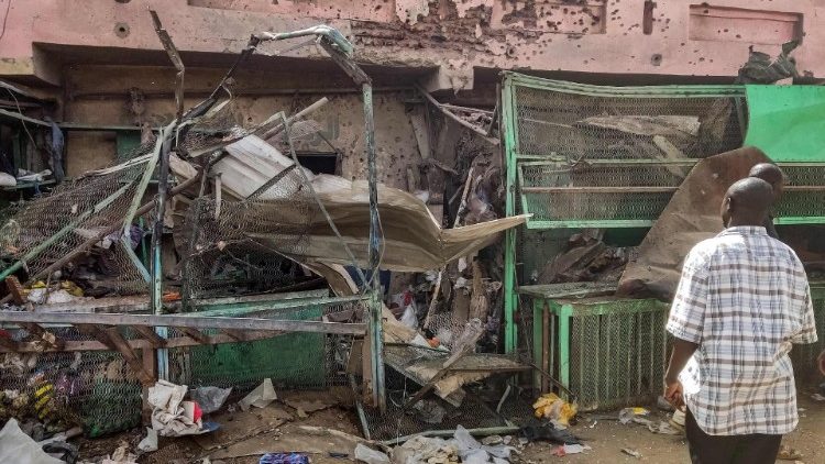Un centro medico colpito in Sudan