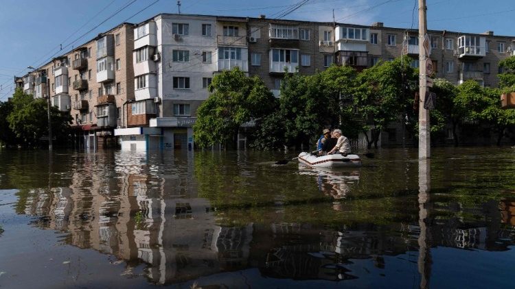 Ucraina, le conseguenze del crollo della diga della centrale elettrica di Kakhovka