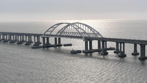 Ucraina, esplosioni sul ponte di Crimea e a Kharkiv