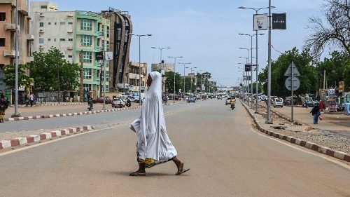 West African Bishops against possible military intervention in Niger. 