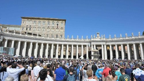 El Papa invita a participar en la Vigilia de oración en preparación al Sínodo